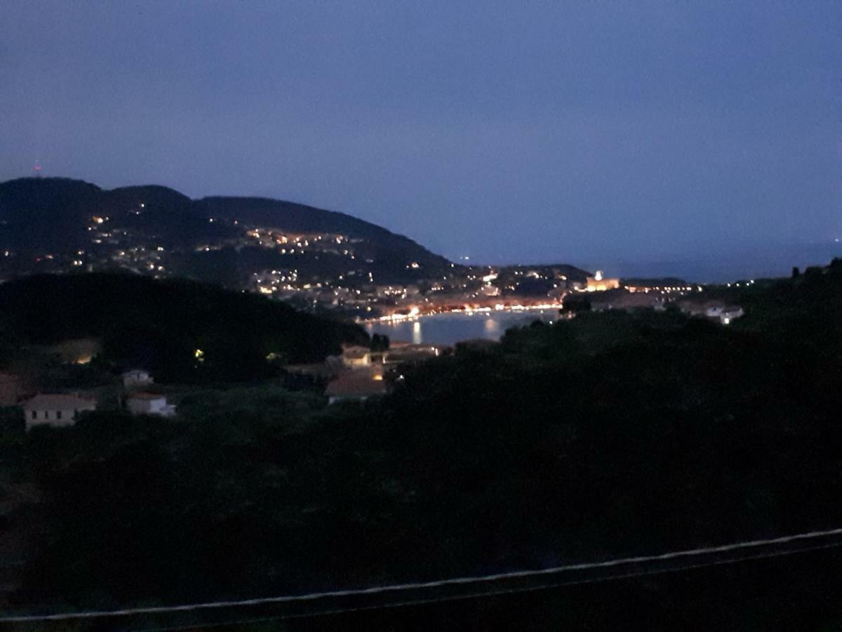 Casa Vacanze P&G. Colline, Mare, Relax ラ・スペツィア エクステリア 写真